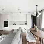 Spacious Luxury W/river View/terrace Paupys Apartman *