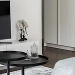 Spacious Luxury W/river View/terrace Paupys Apartman *
