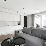 Spacious Luxury W/river View/terrace Paupys Apartman