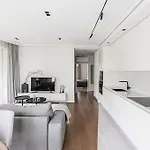 Spacious Luxury W/river View/terrace Paupys Apartman *
