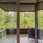 Spacious Luxury W/river View/terrace Paupys *