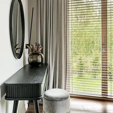 Spacious Luxury W/river View/terrace Paupys Апартаменты