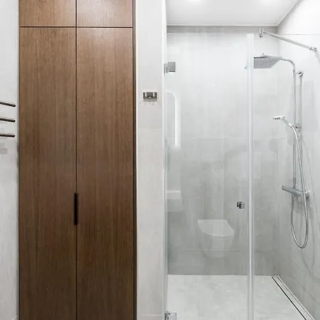 Spacious Luxury W/river View/terrace Paupys Apartment