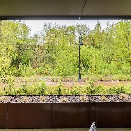 Spacious Luxury W/river View/terrace Paupys *