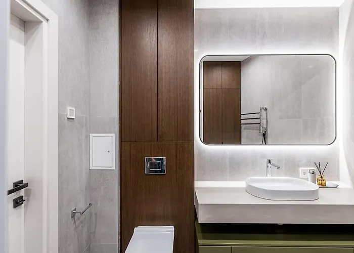 Spacious Luxury W/river View/terrace Paupys شقة