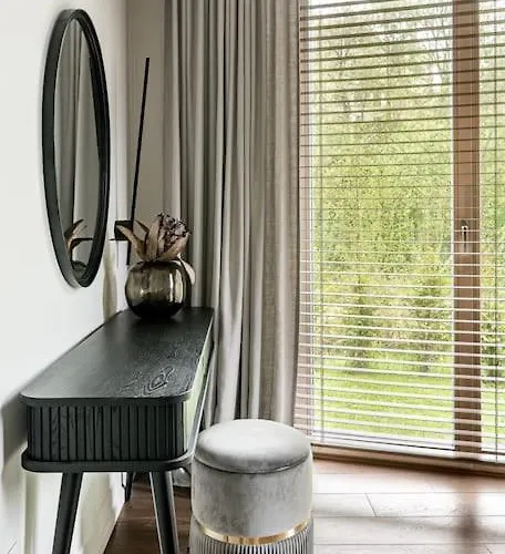 Spacious Luxury W/river View/terrace Paupys Apartament