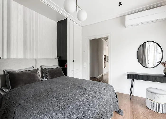 アパート Spacious Luxury W/river View/terrace Paupys ヴィリニュス