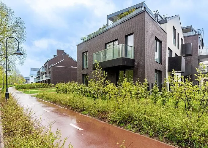 Spacious Luxury W/river View/terrace Paupys *