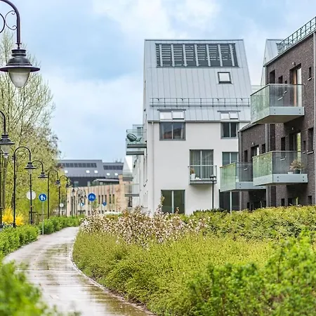 Spacious Luxury W/river View/terrace Paupys *