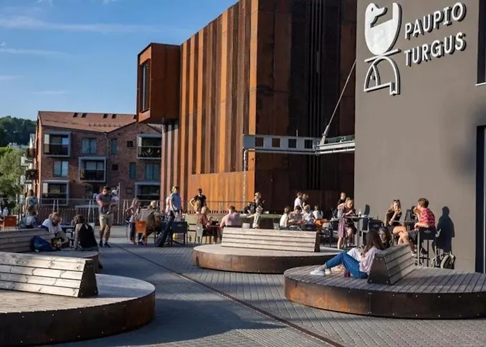 Spacious Luxury W/river View/terrace Paupys Βίλνιους